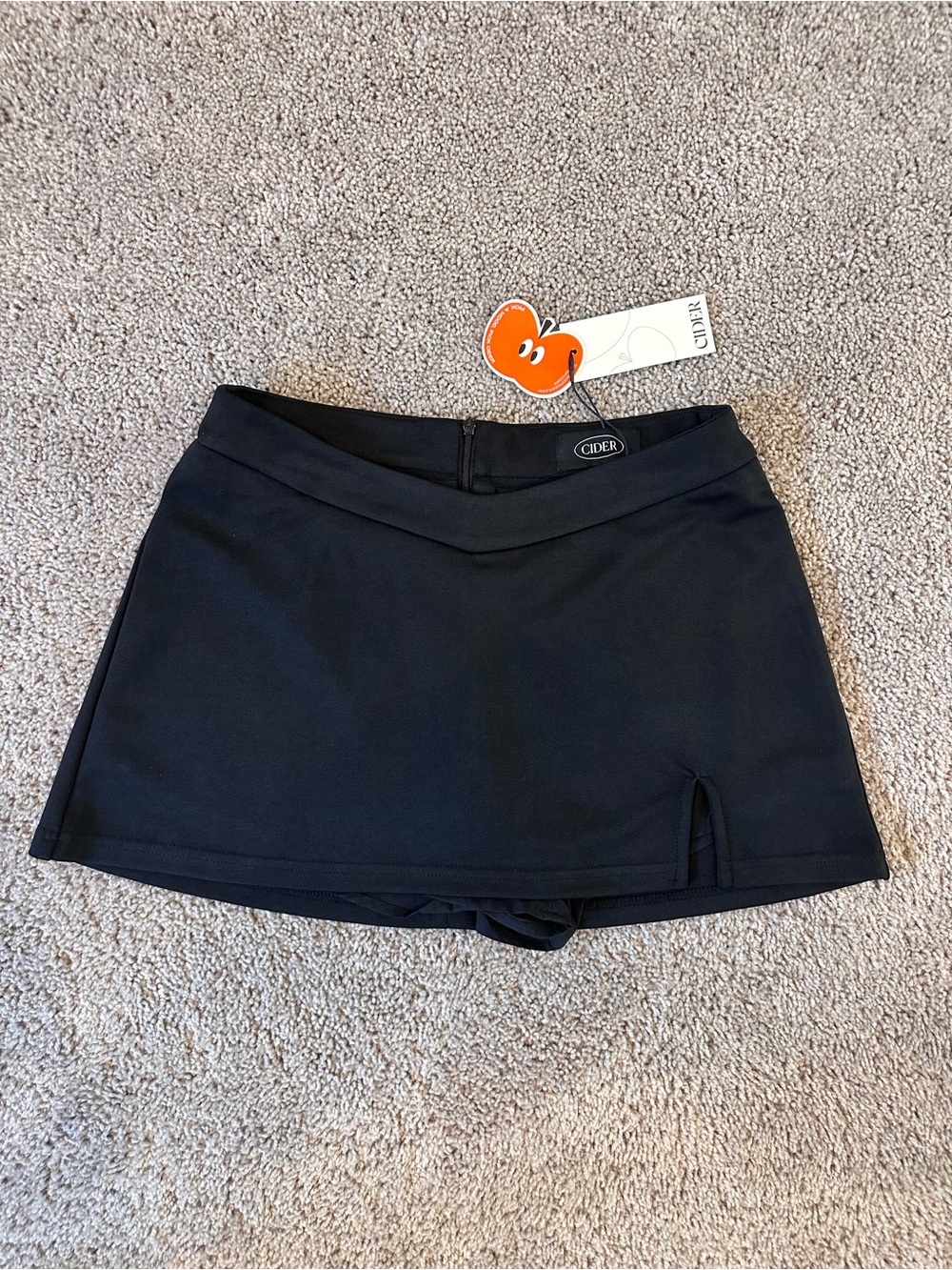 CIDER Black V-Front Slit Skort Mini Skirt in Black Size Medium